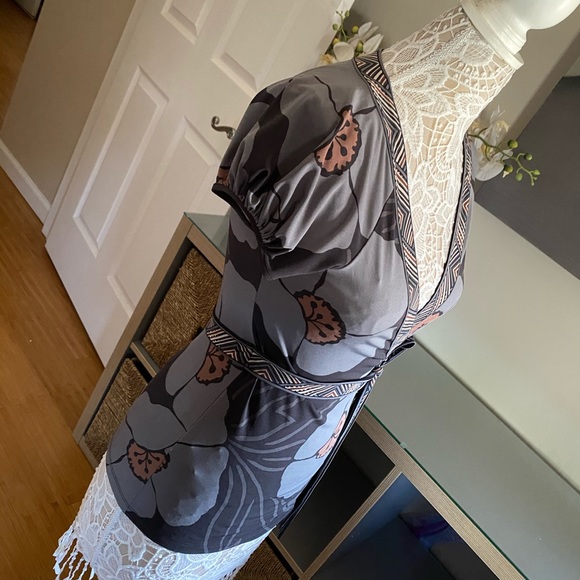 BCBGMAXAZRIA Jersey Wrap Top “Small” - Picture 6 of 14